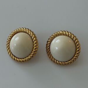 Vintage Monet Cream Cabochon Clip-On Earrings – Gold Rope Frame – Signed